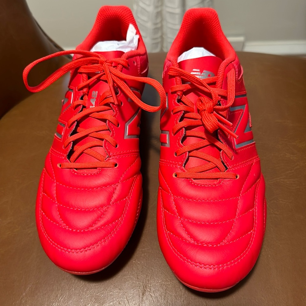 NEW BALANCE Soccer / Football Cleats Unisex (Men’s 7 WIDE)